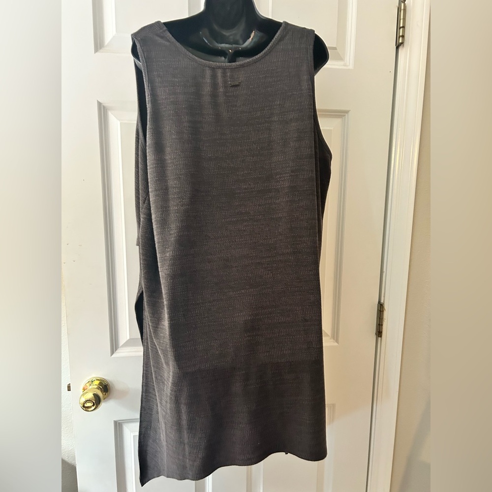 Textured assymetrical taupe colored top - Picture 3 of 4